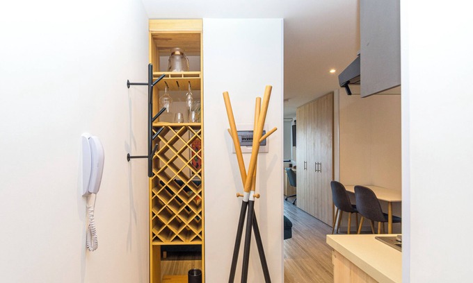 Antiguo Country Apartment | Elegant apartment with view of the city, mountains, 500 MB, swimming pool, gym and spa