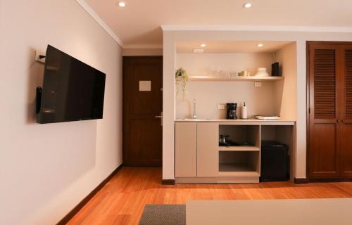 Financial District Apartment | Elegant Apt in Zona G Modern & Sophisticated 301