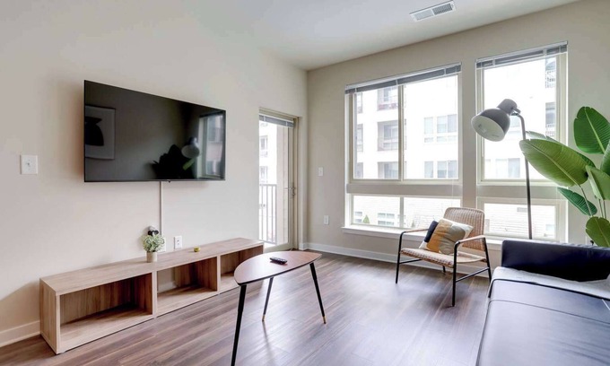 Jefferson Manor Apartment | Elegant Apt Near National Mall