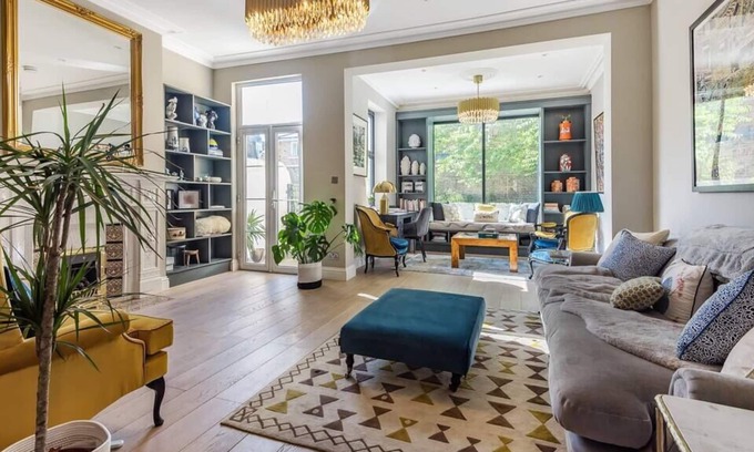 Fulham Broadway House | Elegant Bliss: 5B Fulham Haven