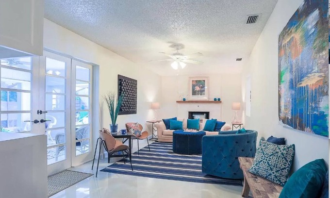 Indian Beach Sapphire Shores House | Elegant Coastal Escape in Indian Beach Sapphire Shores Sarasota with pool.