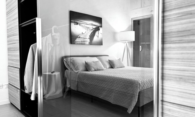 Ruggero Settimo Apartment | Elegant comfortable holiday apartment in the city center