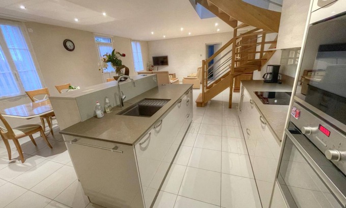 Thesee Cottage | Elegant cottage with AC, garden and Wi-Fi near Castles and Beauval Zoo