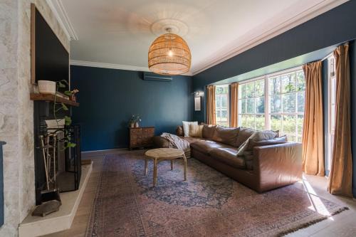 Nerang House | Elegant Family Home with Pool & Wildlife