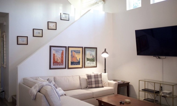 Flagstaff House | Elegant Flagstaff Getaway - 7 minutes from NAU
