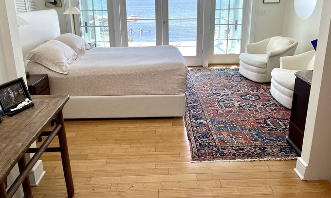 Stony Creek House | Elegant home direct waterfront on Long Island Sound overlooking Thimble Islands