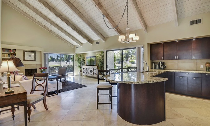 Rancho Mirage Condo | Elegant Lakeside Villa | Luxe Lakeside Living with Seamless Outdoor Flow – managed by Greenday