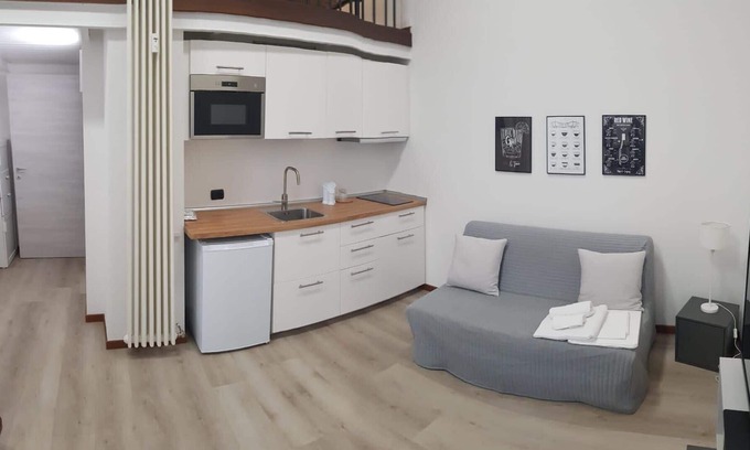 Tricolore Apartment | ELEGANT LOFT MILANO CENTER