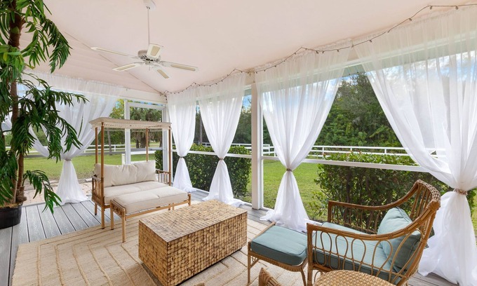 Biggar House | ELEGANT, PRIVATE, OLD SOUTH FLORIDA ESTATE, NEW SLEEPS 18 TO 20 LARGE FAMILIES,