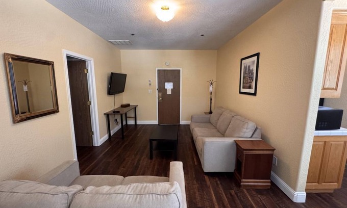 Placerville Condo | Elegant Room with Antique Touches