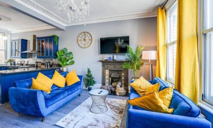 Lee House | Elegant & Spacious 3Bed Fulham Home/Rooftop Terrace/Jacuzzi/Parking/Sleeps 8
