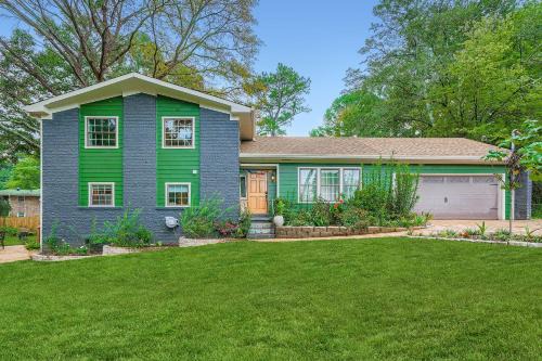 Clarkston House | Elegant & Spacious Family Gem with Games, Office, Yard