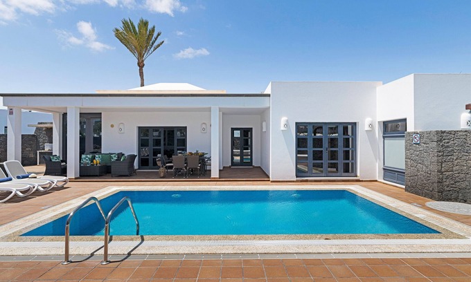 Playa Blanca Villa | Elegant Villa Close to Beach with Pool, Sauna, Whirlpool , Terrace