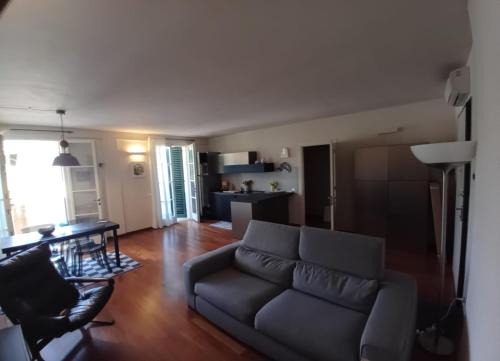 Tirrenia Apartment | Elegante appartamento Tirrenia