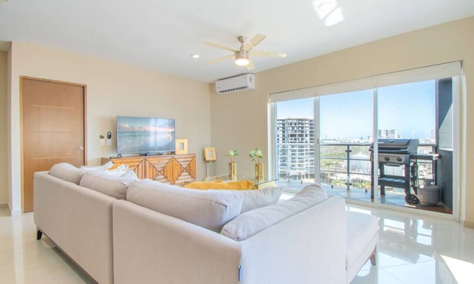 Marina Mazatlan Apartment | Elegante Condo a una Cuadra del Mar en Nuevo Mazatlan
