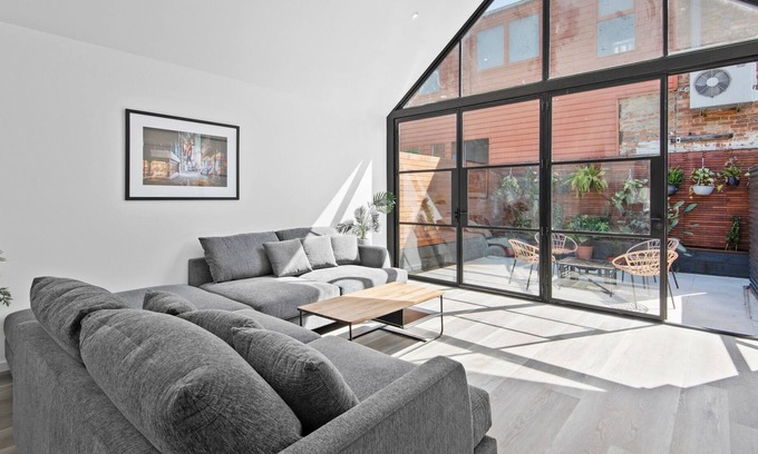 Fitzroy House | Elegantly Spacious 4-Bed Terrace House