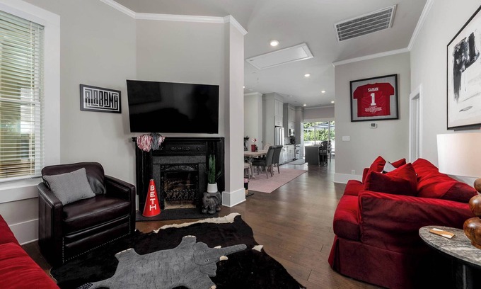 Druid City House | Elephant In The Room- Walk to UA and Downtown