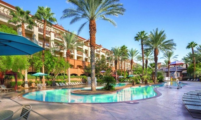 Enterprise Condo | Elevate Your Getaway in this Exclusive Condo with a Lazy River ~ Special Offer!