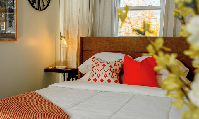 Maywood Apartment | Elevated Charm Modern 2BR Near NYC | Ideal for Travel Nurses