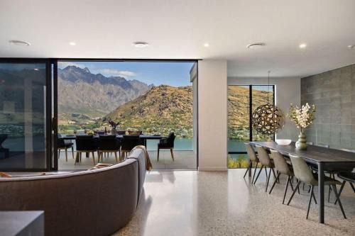 Frankton House | Elevated Elegance