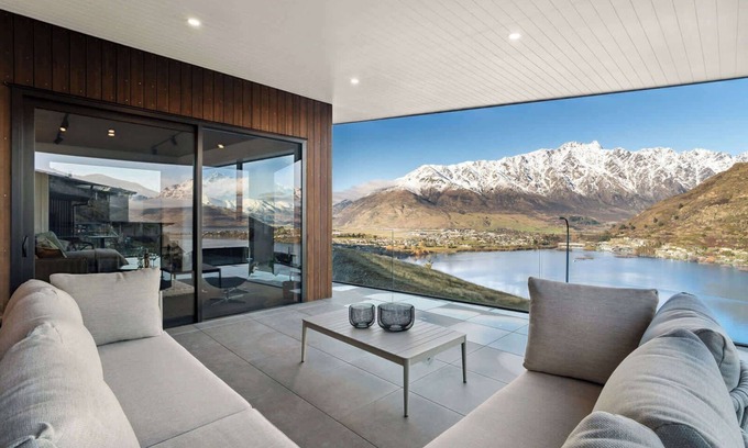 Frankton House | Elevated Tranquility: Luxe Lakeview Horizons