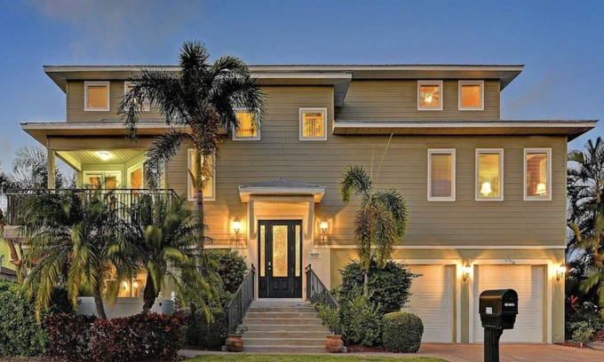 Holmes Beach House | Elevator - Costa Lotta by SeaBreeze Vacation