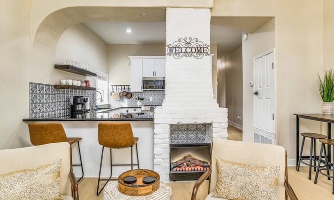 South Pensacola House | Eleven Eleven + 15 Min to Beach! + Pet Friendly