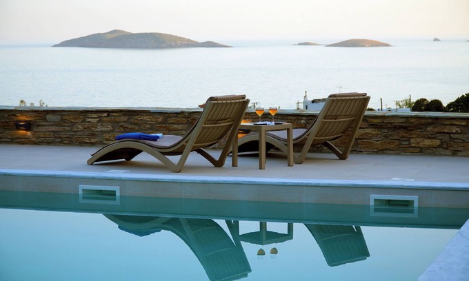 Kipri Apartment | Elia Privileged Suites offers luxurious facilities in Andros island in Greece.