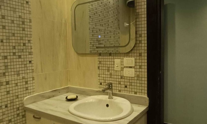 Village Road Apartment | Elite apartment private beach Holiday Chalet Free WIFI