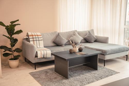 Plovdiv Center Apartment | Elite Business Residence with Free Gym Pass, Street Parking and Full Office Setup