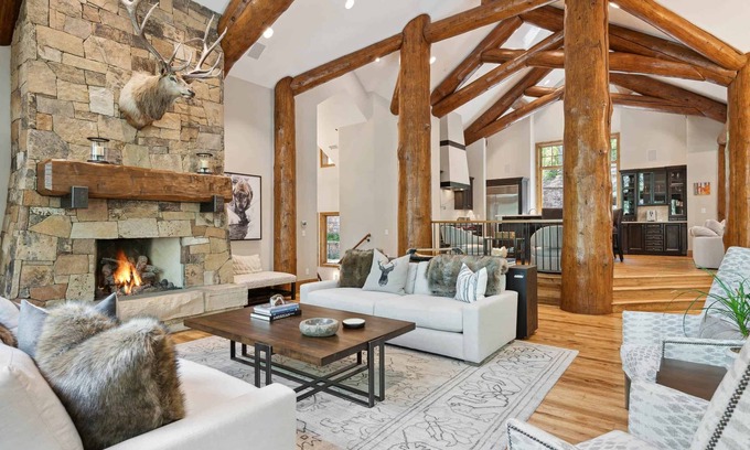 Avon House | Elkhorn 536