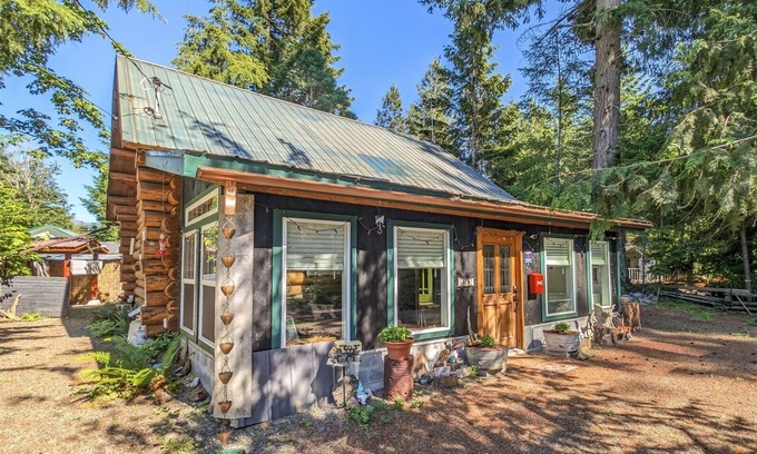 Packwood Cabin | Elkhorn Lodge | Wifi | 2 Bed, 1 Bath