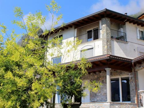 Marone Apartment | ello Apartment for Lake Adventures