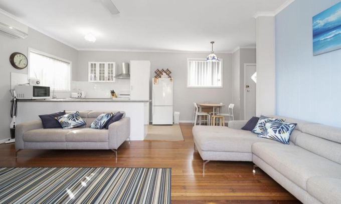 Long Jetty House | Eloora House Blue bay