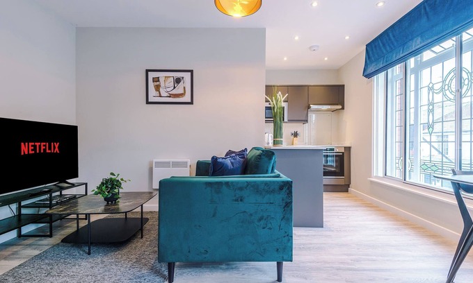 Southport Apartment | Elysée Suites - Spacious Studio in Southport