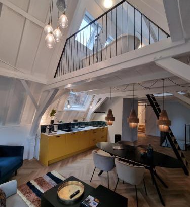 Abdij Apartment | Elysian Yellow Suite