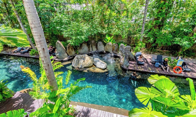 Palm Cove Hotel | Elysium Private Apartments at The Beach Club