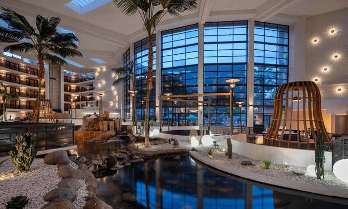 Camelback East Hotel | Embassy Suites by Hilton Phoenix Biltmore