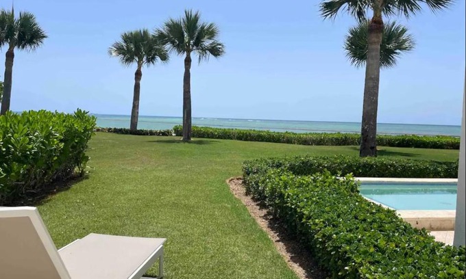 Cap Cana Marina Apartment | En la playa con piscina