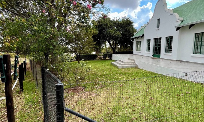 Pretoria House | Entire Cape-Dutch house on boutique horse farm. Pet-friendly! Digital Nomads!