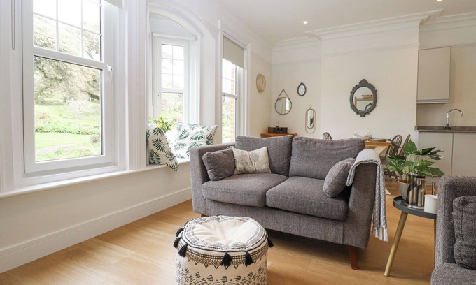 Folkestone Cottage | ENBROOK VIEW, character holiday cottage in Sandgate