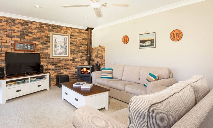 Culburra Beach House | Enchante` - Pet Friendly - Absolute Waterfront - Fireplace