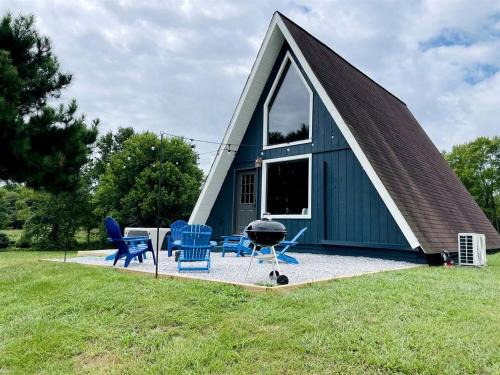 Makanda Ski Chalet | Enchanting A-Frames with Hot-Tub Wonderful for Hiking in Makanda, Illinois