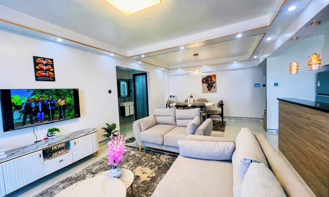 Lavington Apartment | Enchanting apartment with fitness room, restaurant,swimming pool etc in Nairobi.