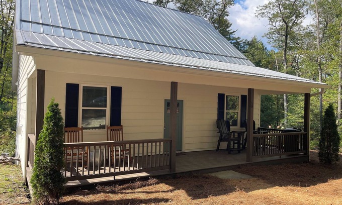Cashiers Cabin | Enchanting cabin close to town in Cashiers - 3 bedrooms