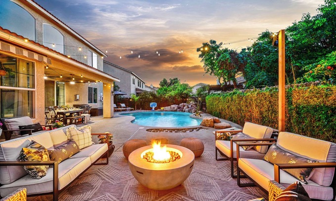 Clovis House | Enchanting Clovis Haven w/Hot Tub & Private Pool!