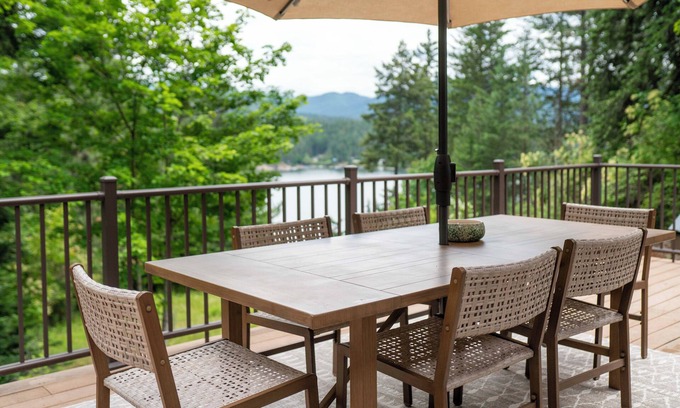 Hayden Lake House | Enchanting lake view 3-bedroom house in the woods in Hayden Lake, hot tub, A/C