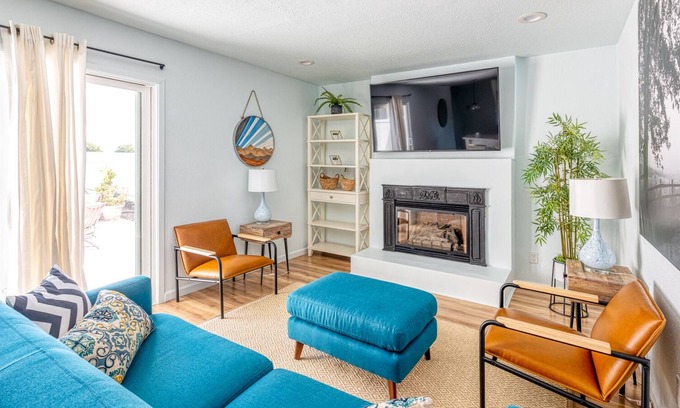 Lodi House | Enchanting - Newly Renovated 3 BR 2 BA- La Dolce Villa