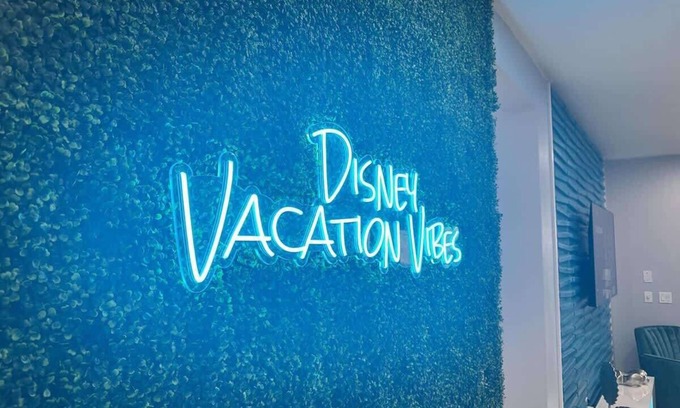 West Kissimmee House | Encore Disney Dream S