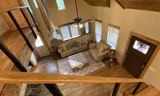 Sulphur Cabin | End of Summer Special Aug & Sept! Sleeps 10 Book two nights & 3rd night is free!